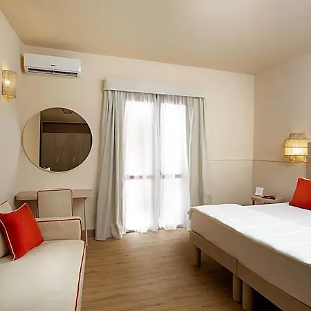 Hotel Voi Le Muse Essentia 4*